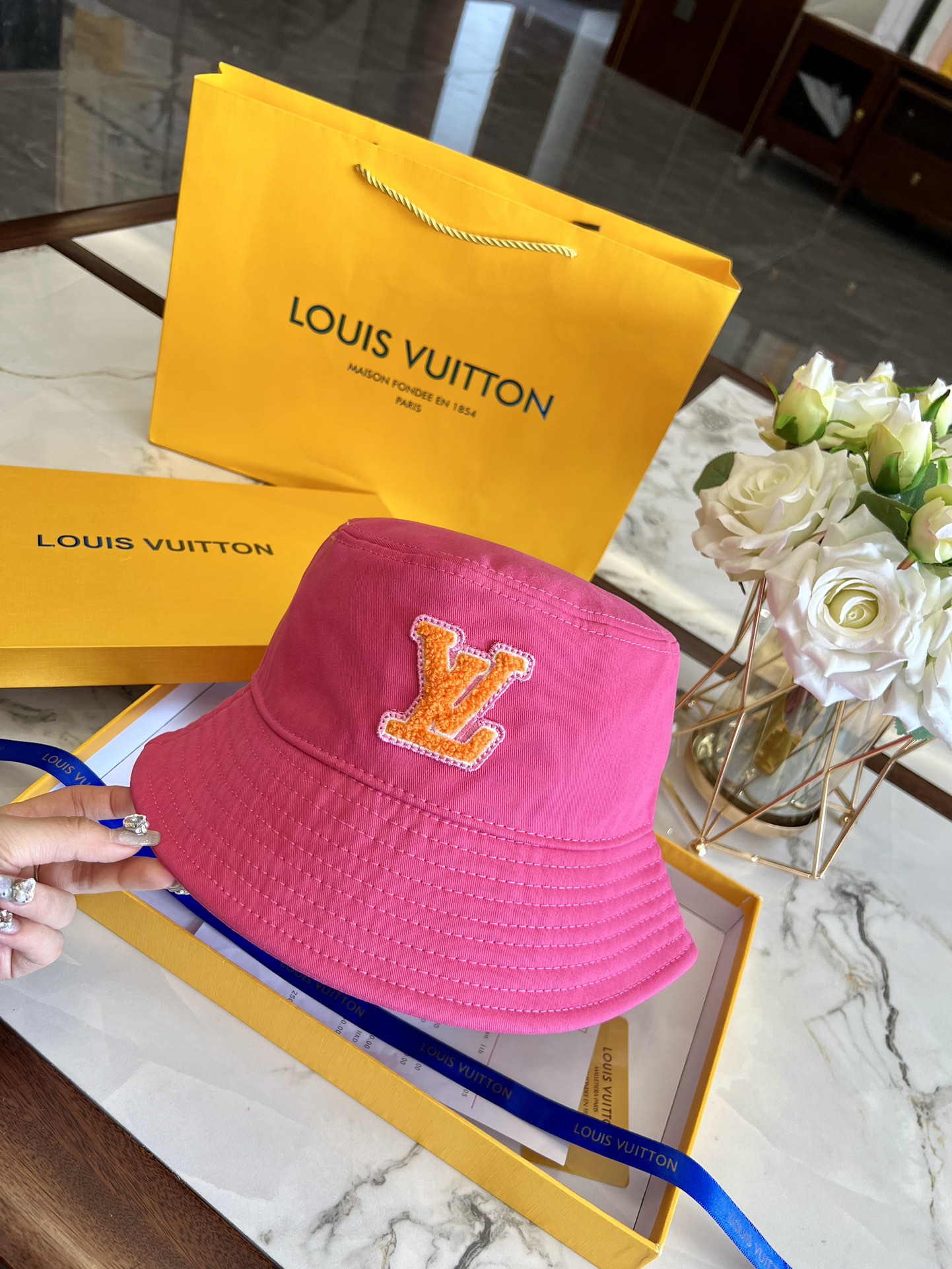 LV hat model 21